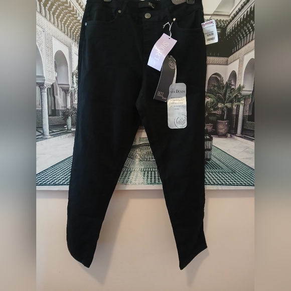 Women's Black Jeans - Picture 3 of 14